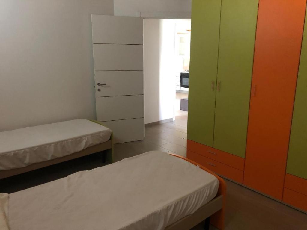 Trilocale Con Cortile Lägenhet Budoni Exteriör bild